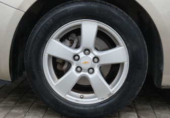 Подержанный автомобиль Chevrolet Cruze Sedan 2010 года (19 фото)