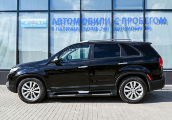Подержанный автомобиль Kia Sorento 2010 года (2 фото)