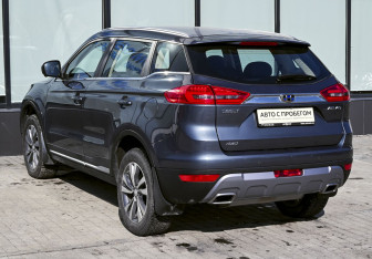 Подержанный автомобиль Geely Atlas 2021 года (3 фото)