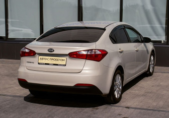 Подержанный автомобиль Kia Cerato Sedan 2013 года (5 фото)