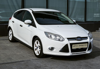 Подержанный автомобиль Ford Focus Hatchback 2011 года (7 фото)