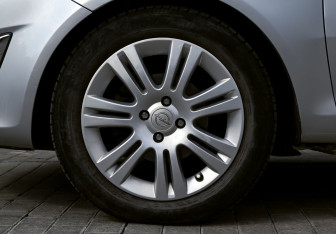 Подержанный автомобиль Opel Corsa 2011 года (20 фото)