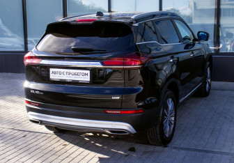 Подержанный автомобиль Geely Atlas Pro 2021 года (5 фото)