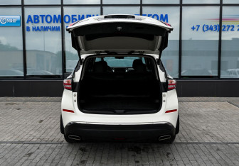 Подержанный автомобиль Nissan Murano Suv 2016 года (20 фото)