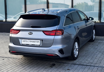 Подержанный автомобиль Kia Ceed Wagon 2019 года (5 фото)