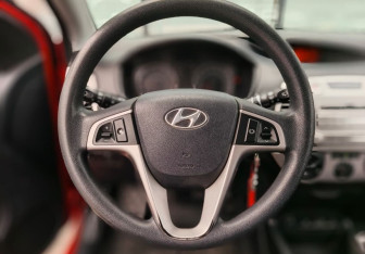 Подержанный автомобиль Hyundai i20 2009 года (9 фото)