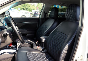 Подержанный автомобиль Mitsubishi ASX 2013 года (14 фото)