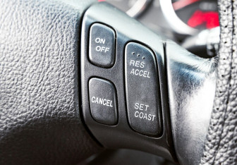 Подержанный автомобиль Mazda 6 Sedan 2006 года (13 фото)