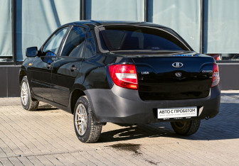 Подержанный автомобиль LADA (ВАЗ) Granta Sedan 2013 года (3 фото)