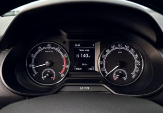 Подержанный автомобиль Skoda Octavia Liftback 2020 года (9 фото)