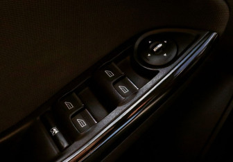 Подержанный автомобиль Ford Focus Hatchback 2013 года (12 фото)
