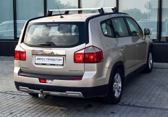 Подержанный автомобиль Chevrolet Orlando 2012 года (5 фото)