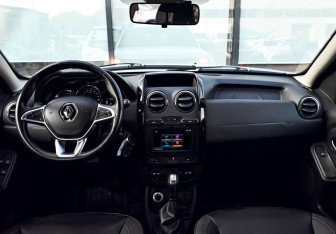 Подержанный автомобиль Renault Duster 2019 года (19 фото)