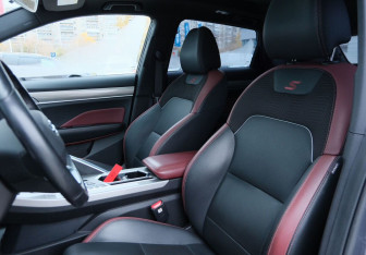 Подержанный автомобиль Geely Coolray 2021 года (10 фото)