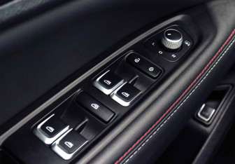 Подержанный автомобиль Geely Tugella 2022 года (14 фото)
