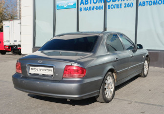 Подержанный автомобиль Hyundai Sonata 2006 года (5 фото)