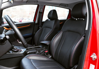 Подержанный автомобиль LIVAN X3Pro 2023 года (17 фото)