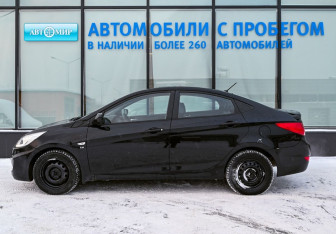 Подержанный автомобиль Hyundai Solaris Sedan 2013 года (2 фото)