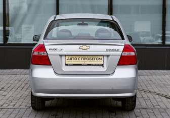 Подержанный автомобиль Chevrolet Aveo Sedan 2010 года (4 фото)
