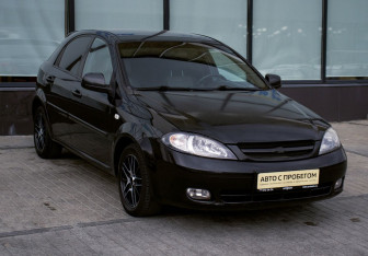 Подержанный автомобиль Chevrolet Lacetti Hatchback 2010 года (7 фото)