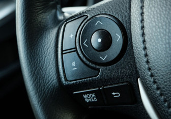 Подержанный автомобиль Toyota RAV4 2014 года (13 фото)