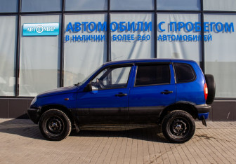 Подержанный автомобиль Chevrolet Niva 2006 года (2 фото)