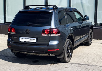 Подержанный автомобиль Volkswagen Touareg 2007 года (5 фото)