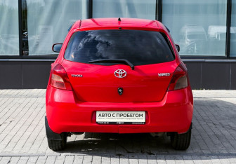 Подержанный автомобиль Toyota Yaris Hatchback 2006 года (3 фото)