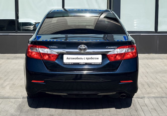 Подержанный автомобиль Toyota Camry Sedan 2013 года (4 фото)