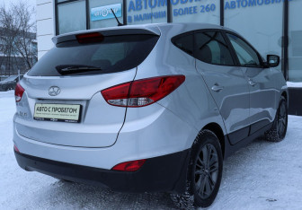 Подержанный автомобиль Hyundai ix35 2014 года (5 фото)