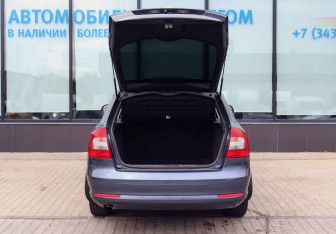 Подержанный автомобиль Skoda Octavia Liftback 2011 года (18 фото)