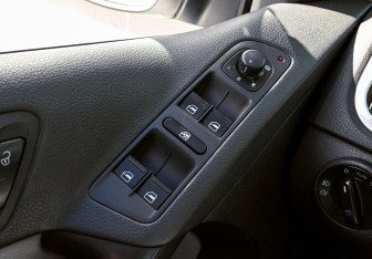 Подержанный автомобиль Volkswagen Tiguan 2010 года (16 фото)
