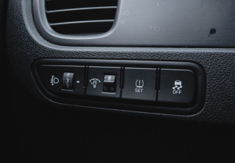 Подержанный автомобиль Kia Rio Hatchback 2018 года (13 фото)