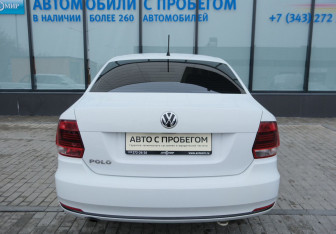 Подержанный автомобиль Volkswagen Polo Sedan 2016 года (4 фото)