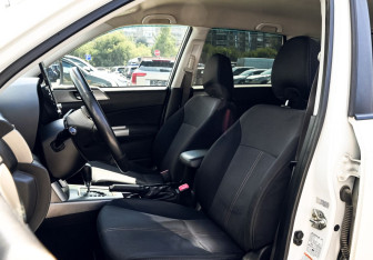 Подержанный автомобиль Subaru Forester Suv 2010 года (15 фото)