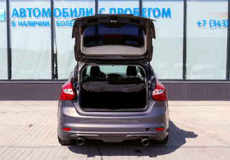 Подержанный автомобиль Ford Focus Hatchback 2011 года (20 фото)