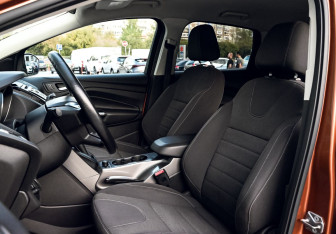 Подержанный автомобиль Ford Kuga 2015 года (17 фото)