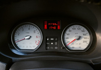 Подержанный автомобиль Renault Logan Sedan 2011 года (15 фото)