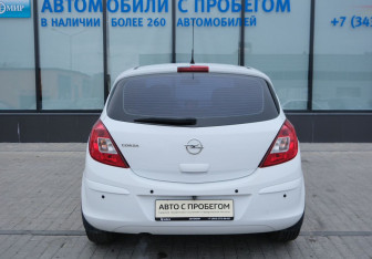 Подержанный автомобиль Opel Corsa 2012 года (4 фото)