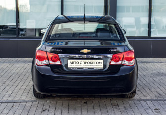 Подержанный автомобиль Chevrolet Cruze Sedan 2012 года (4 фото)