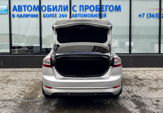 Подержанный автомобиль Ford Mondeo Sedan 2012 года (21 фото)