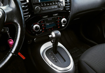 Подержанный автомобиль Nissan Juke 2013 года (10 фото)