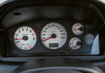 Подержанный автомобиль Mitsubishi Lancer Wagon 2007 года (16 фото)