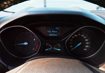 Подержанный автомобиль Ford Focus Hatchback 2011 года (12 фото)