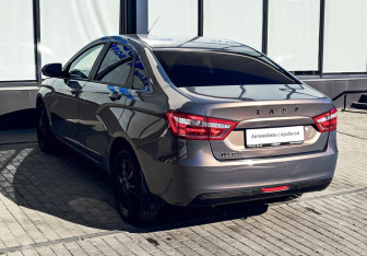 Подержанный автомобиль LADA (ВАЗ) Vesta Sedan 2017 года (3 фото)