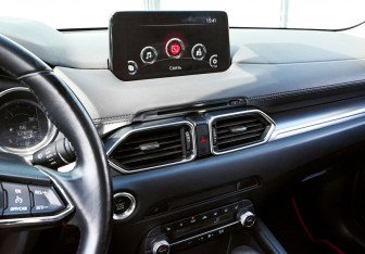 Подержанный автомобиль Mazda CX-5 2021 года (10 фото)