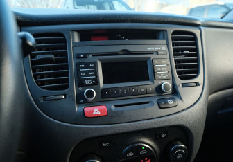 Подержанный автомобиль Kia Rio Sedan 2009 года (12 фото)