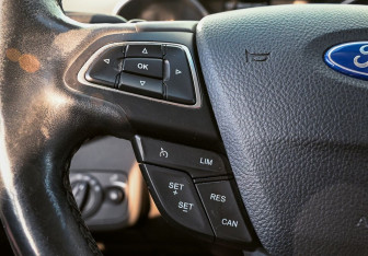 Подержанный автомобиль Ford Kuga 2017 года (13 фото)