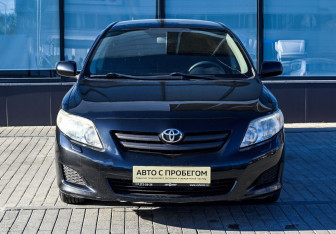 Подержанный автомобиль Toyota Corolla Sedan 2008 года (8 фото)