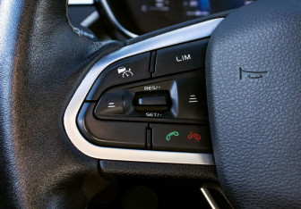 Подержанный автомобиль Geely Atlas Pro 2021 года (13 фото)
